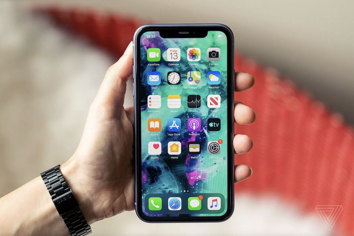 iPhone 11 пролежав у воді два місяці, але це не вплинуло на його роботу - фото 1