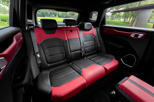 Китайці створили джип із захистом від вірусів - фото 389537