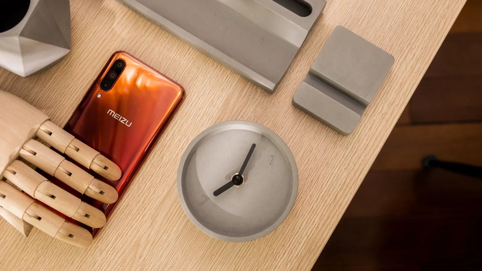 Meizu 17 вперше засвітився на реальних фото