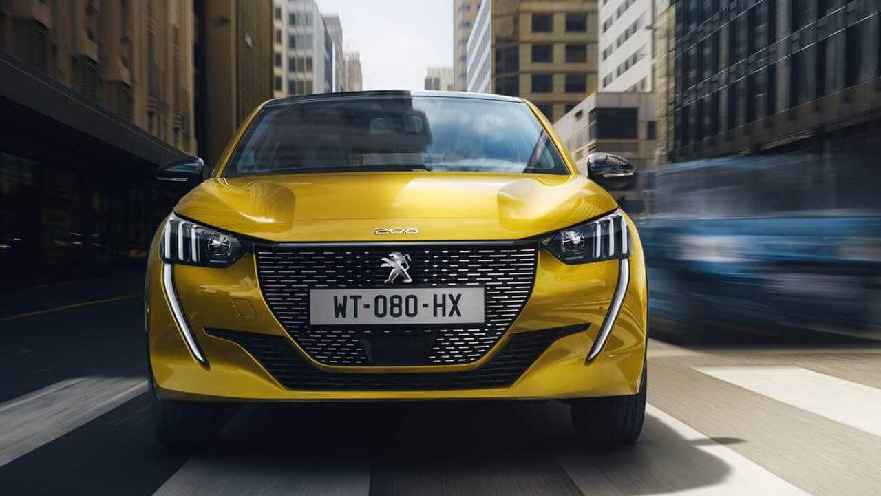 Peugeot 208 - фото 1