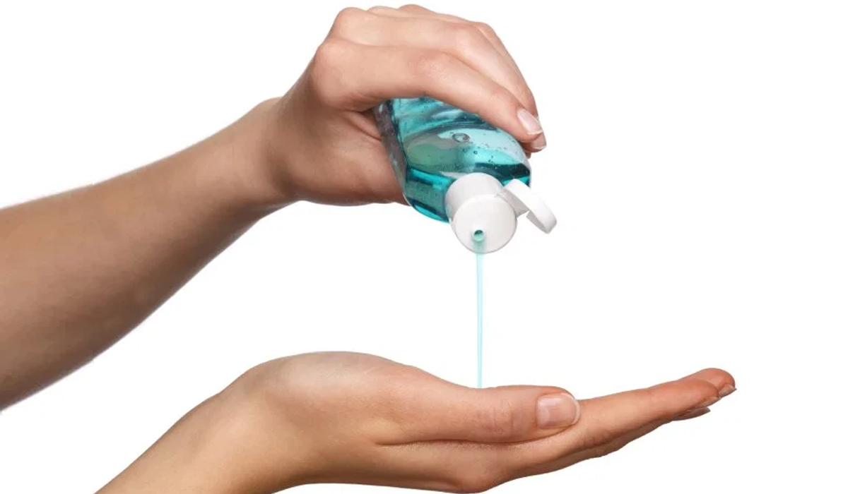 Як правильно користуватись антисептиком: інструкція, яка вас здивує