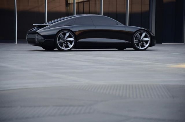 Компанія Hyundai представила футуристичний електричний концепт без керма: фото - фото 389833