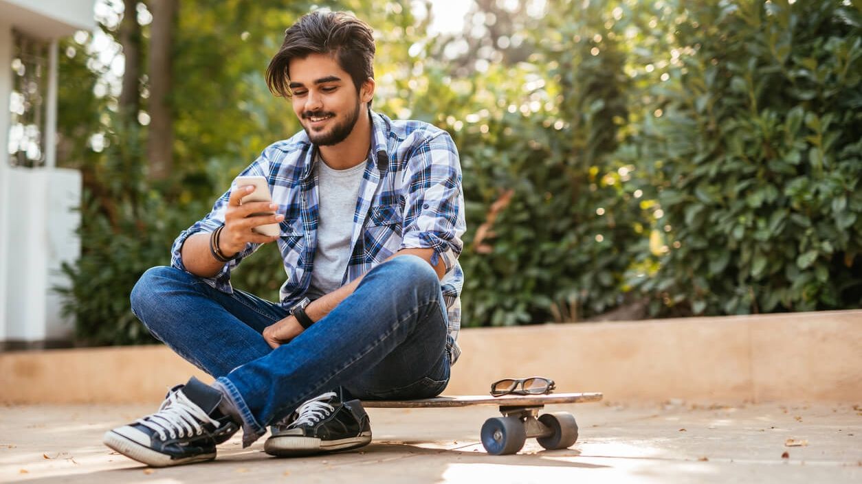 Якщо жінка пише такі СМС, вона закохана у вас по вуха