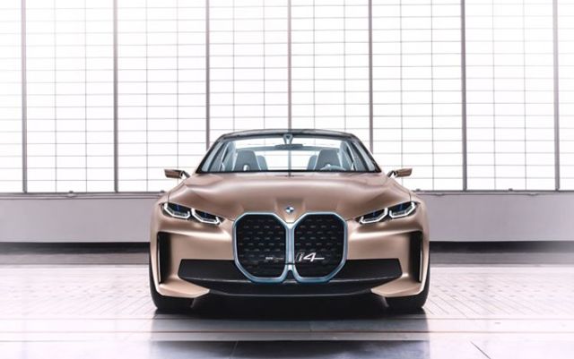 Головний конкурент Tesla: як виглядає BMW i4 - фото 389842