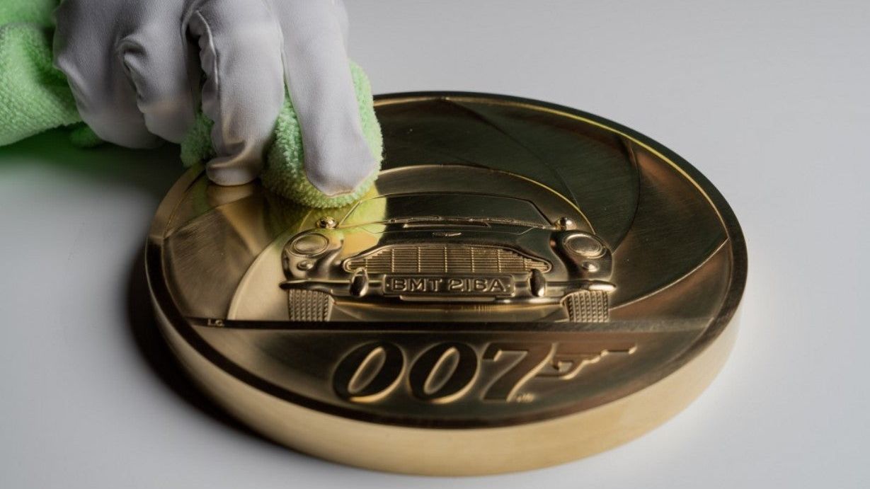 На честь Джеймса Бонда випустили найдорожчу монету