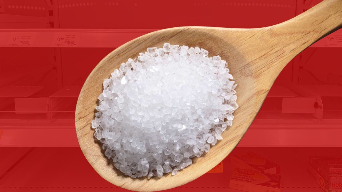 Чек-лист: що справді треба купити на випадок епідемії коронавірусу в Україні