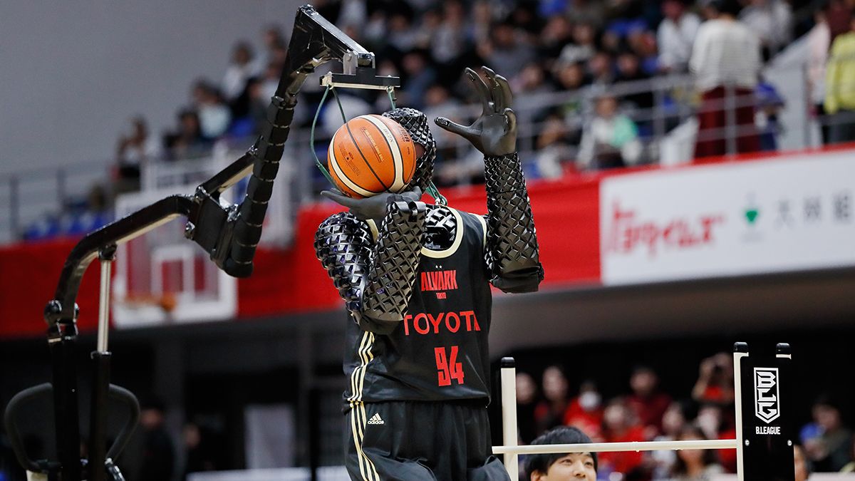 Японський робот-баскетболіст закинув 11 триочкових: відео