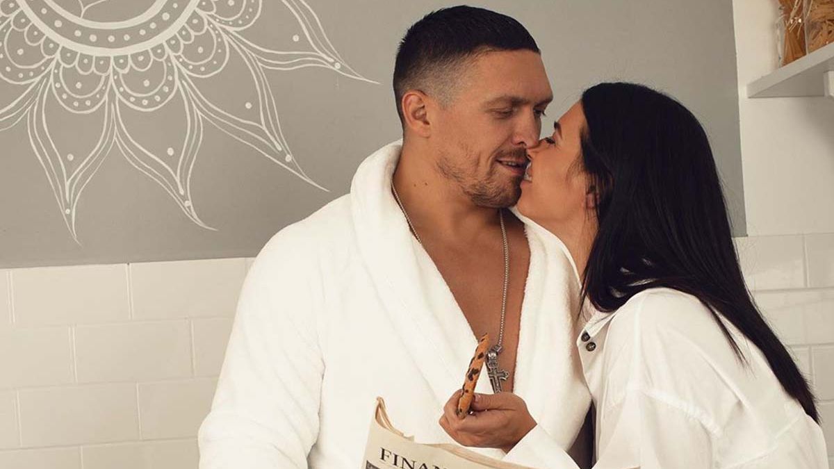 Усик з дружиною - фото 1