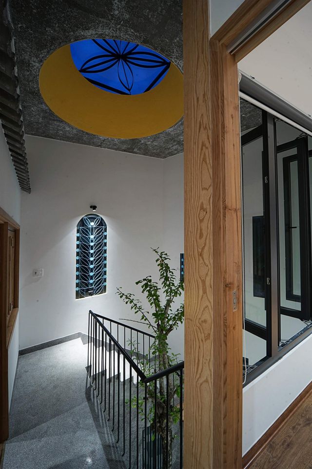 У В'єтнамі звели сучасний дім для любительки ромашок: ефектні фото - фото 390843