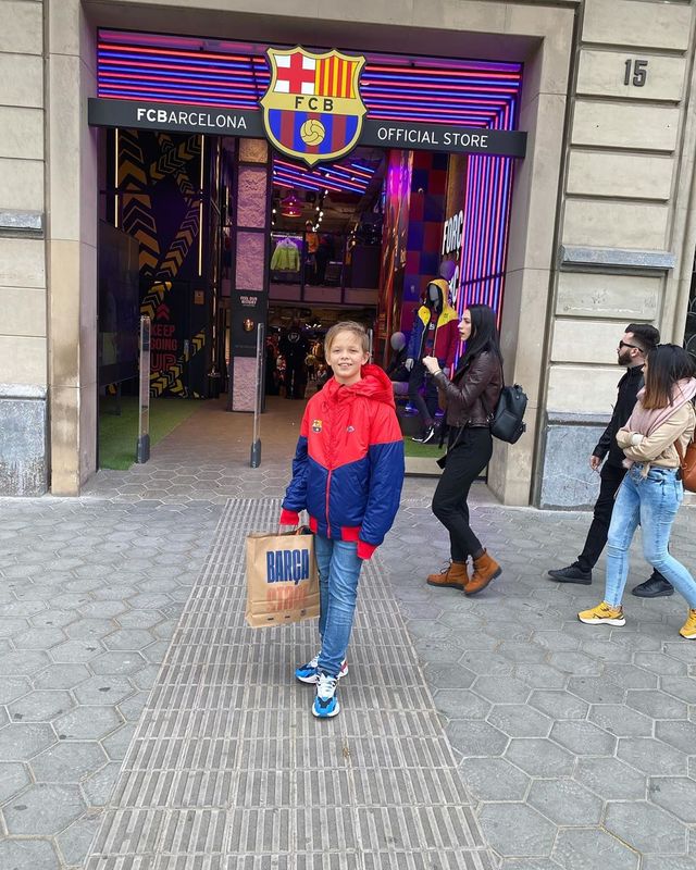 Потап поділився яскравими знімками з сином з Барселони - фото 390858