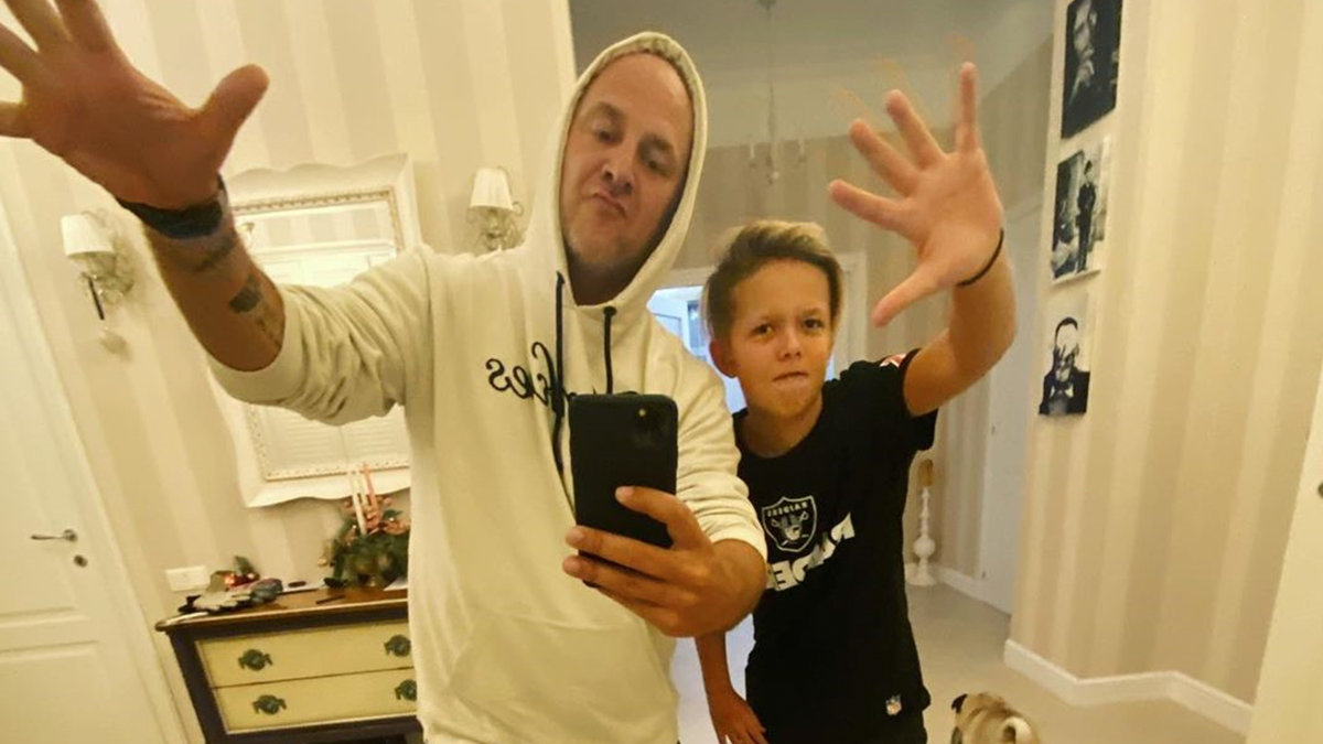 Потап поділився яскравими знімками з сином з Барселони