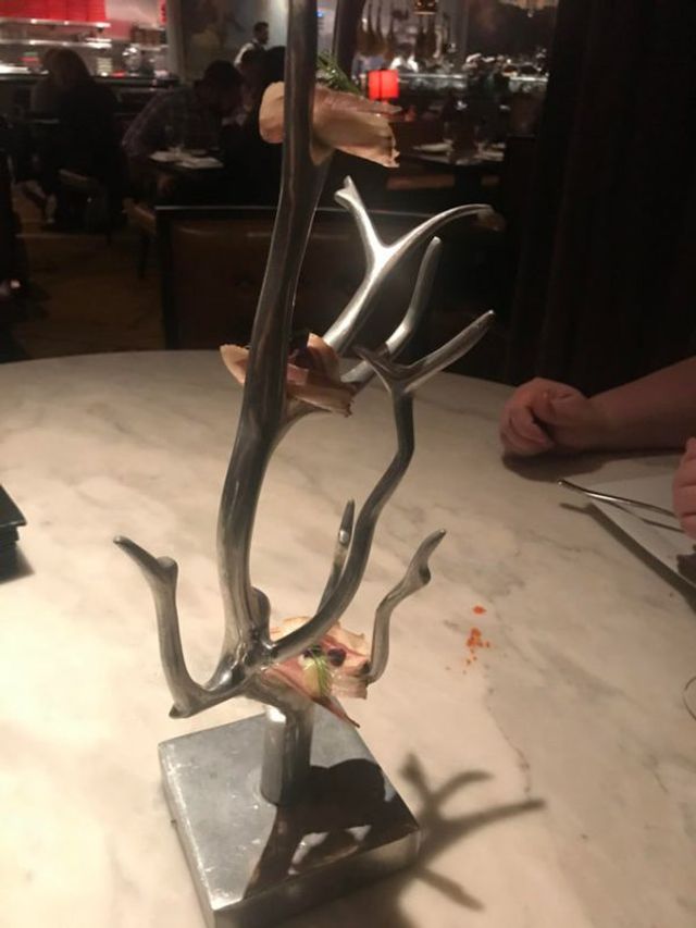 Дивно чи круто: незвичайна подача страв, яка викликає питання - фото 391019