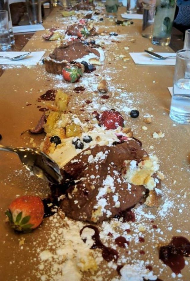 Дивно чи круто: незвичайна подача страв, яка викликає питання - фото 391027