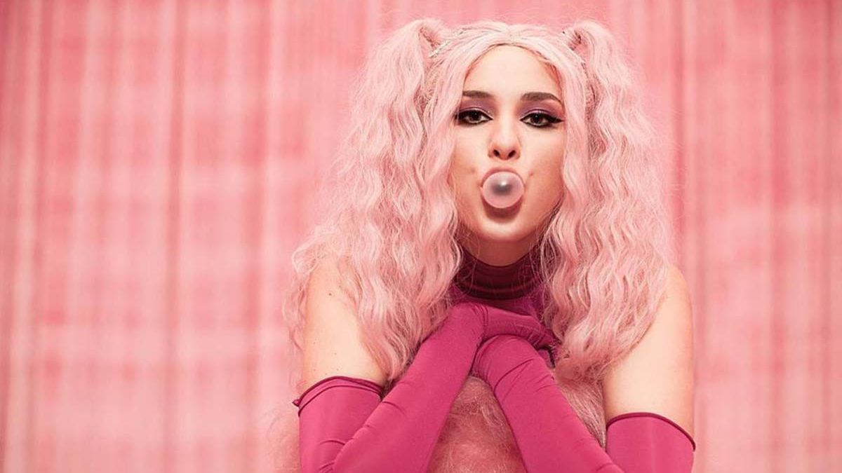 MARUV в образі Барбі спокусила мережу