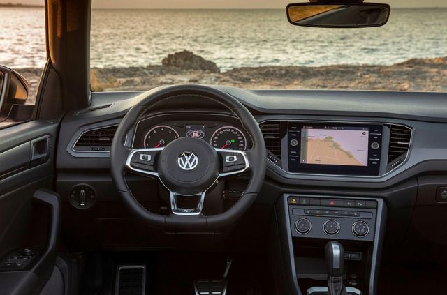 Volkswagen вивів на ринок кросовер-кабріолет T-Roc - фото 391492