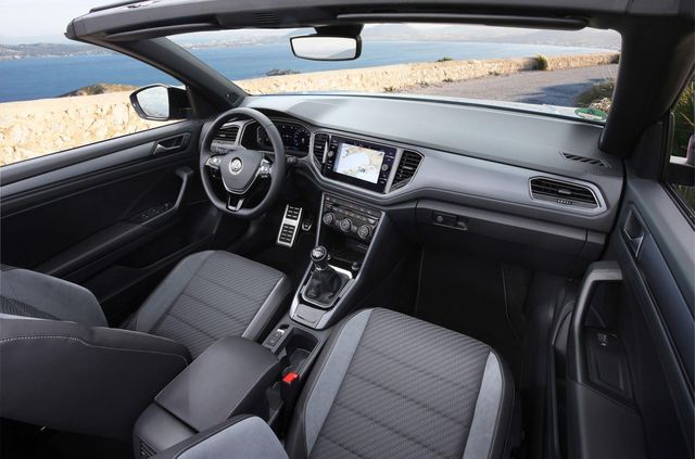Volkswagen вивів на ринок кросовер-кабріолет T-Roc - фото 391499