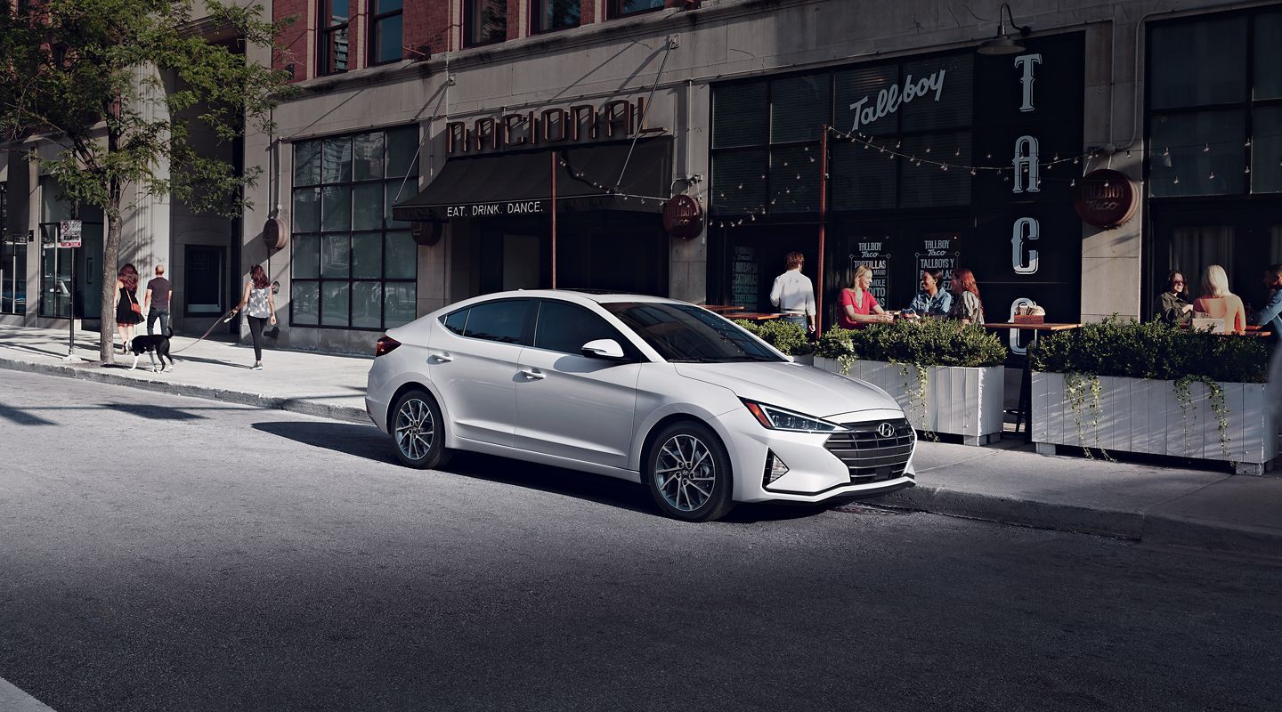 Hyundai розкрила дизайн нової Elantra на відео