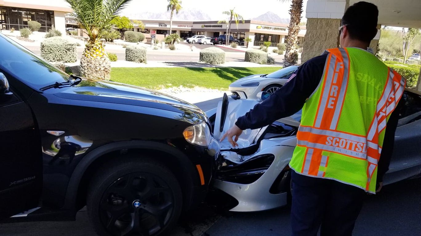 Найдорожча ДТП: BMW X5 протаранив два нових McLaren