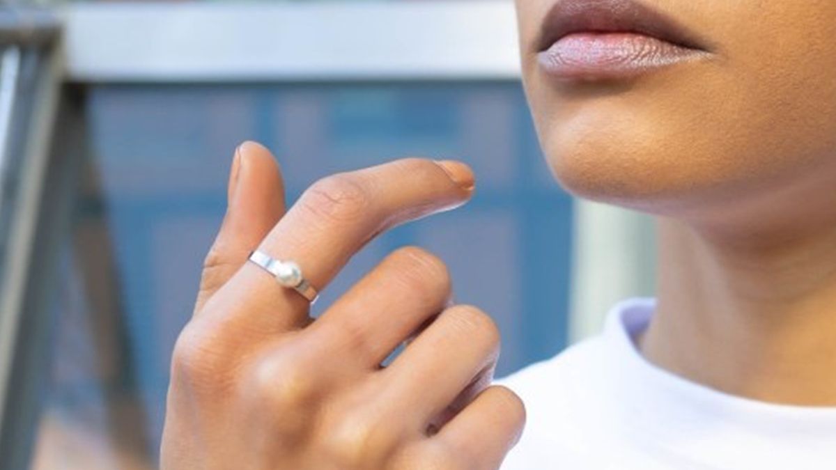 Ювеліри створили кільце з лезом для самооборони: фотофакт