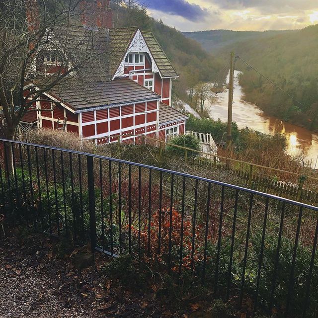 Будинок Отіса з серіалу Сексуальне виховання можна орендувати: умова одна - фото 392026