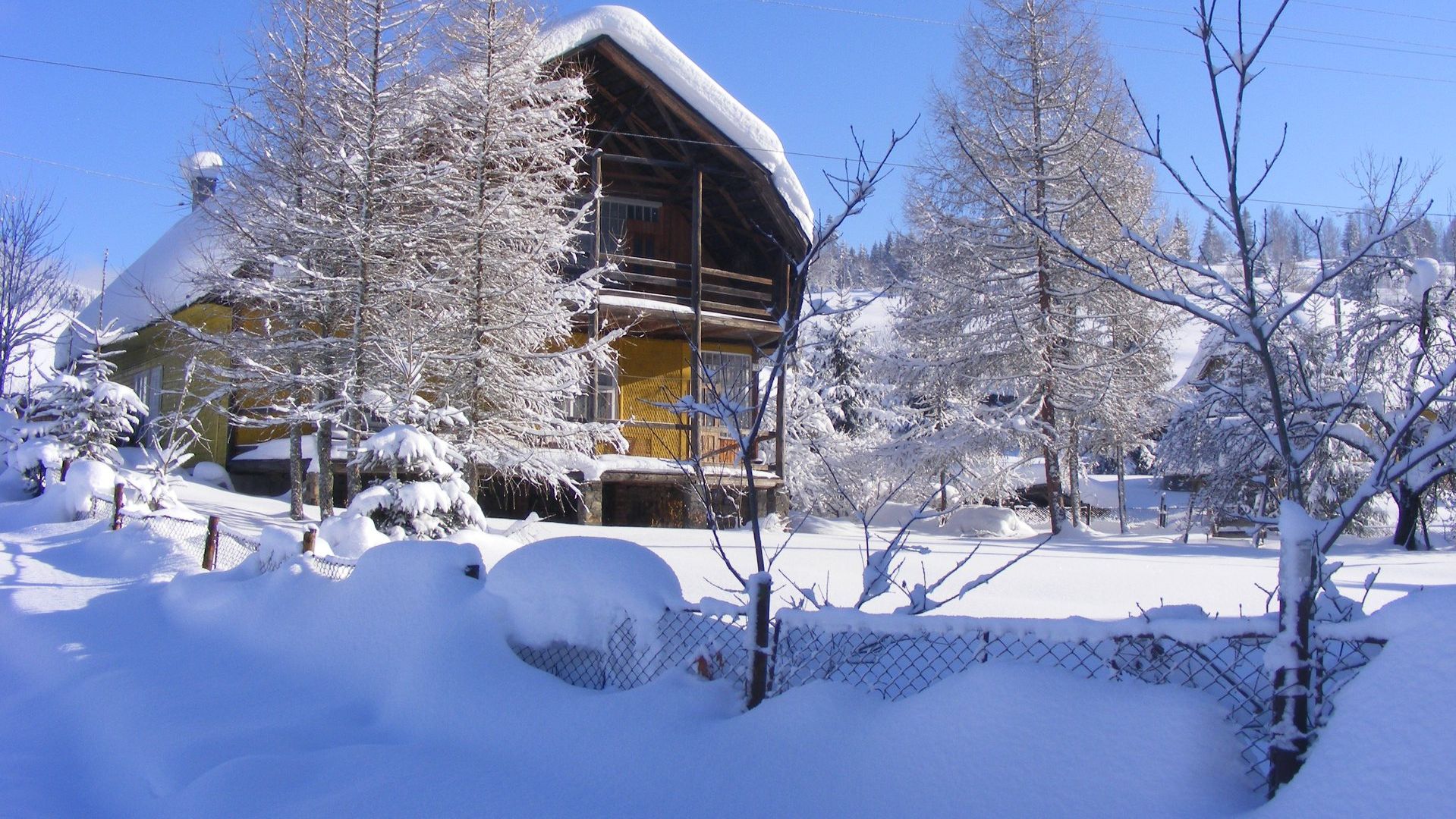 У Карпатах випало понад метр снігу