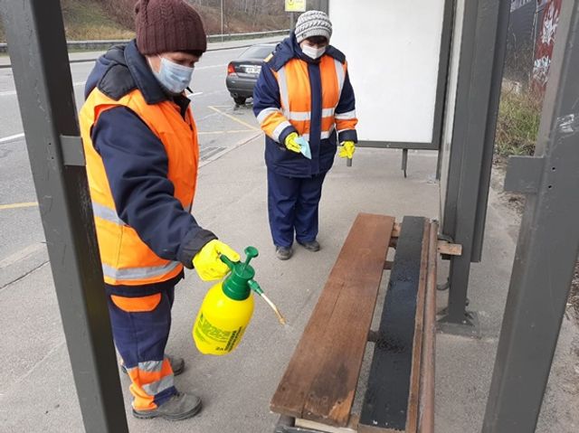 Як у Києві дезінфікують вулиці спецзасобами - фото 392459