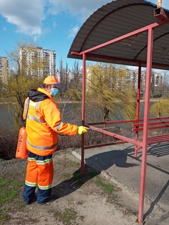 Як у Києві дезінфікують вулиці спецзасобами - фото 392460