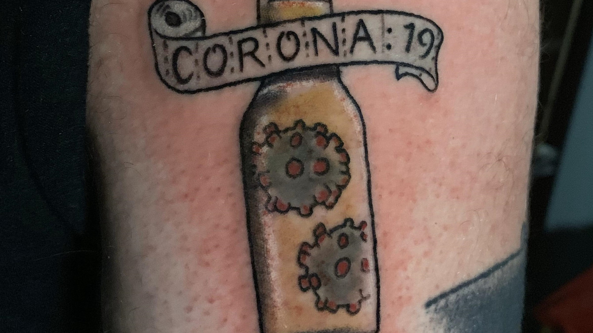 У мережі показали татуювання, присвячені коронавірусу - фото 1