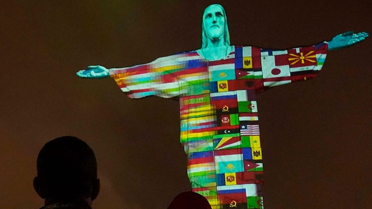 Статуя Христа в Бразилії - фото 1