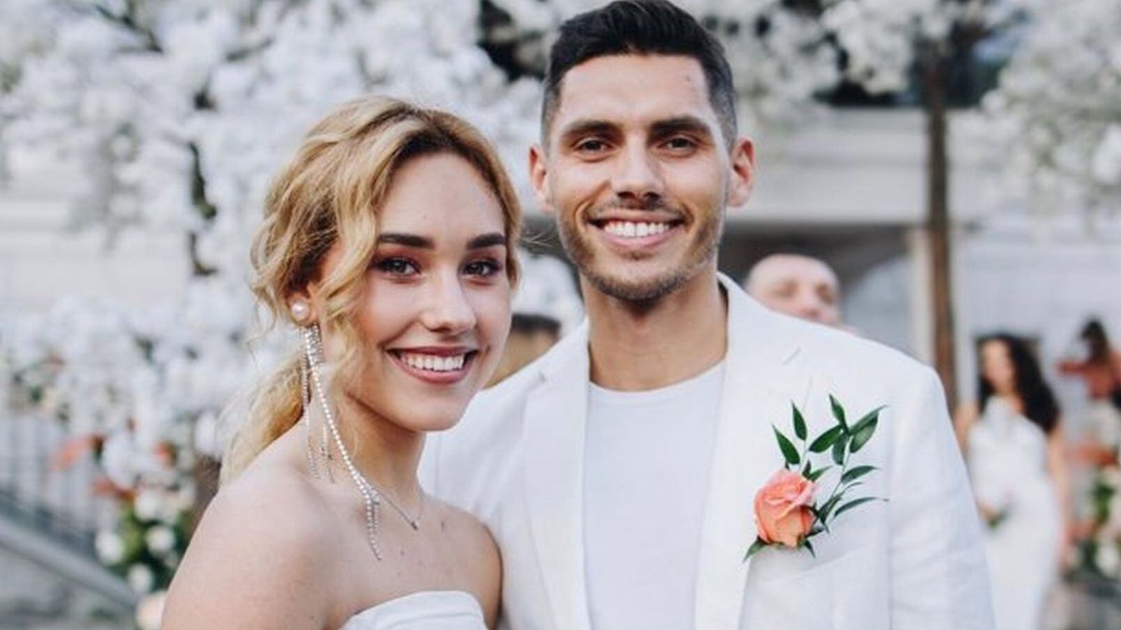 Ексхолостяк Добринін з нареченою показали запальне відео