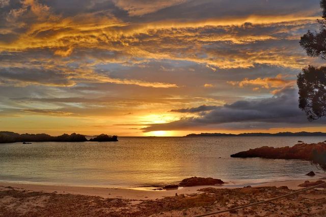 Італієць, який 30 років прожив на острові, розповів, як перенести самоізоляцію - фото 393925