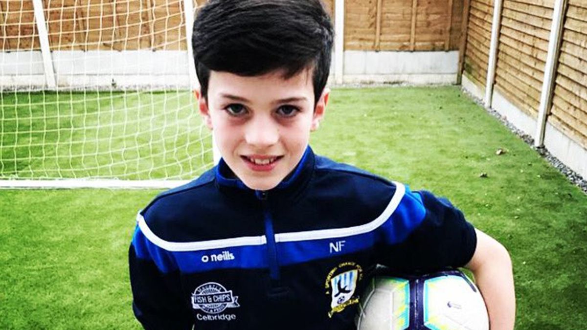 Як юний воротар тренується в умовах карантину: зірки футболу оцінили