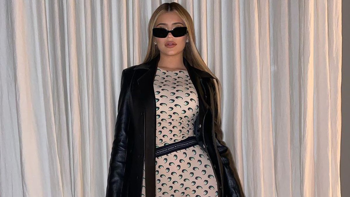 Зірка мережі Кайлі Дженнер поділилася пікантними знімками в бікіні