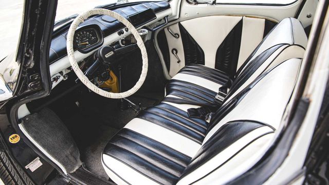 Найнезвичніше авто Subaru у поліцейській лівреї пустять з молотка - фото 394085