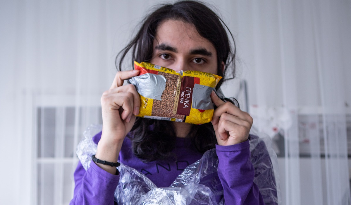 Чи треба мити всі куплені в магазині продукти: пояснення вірусологині