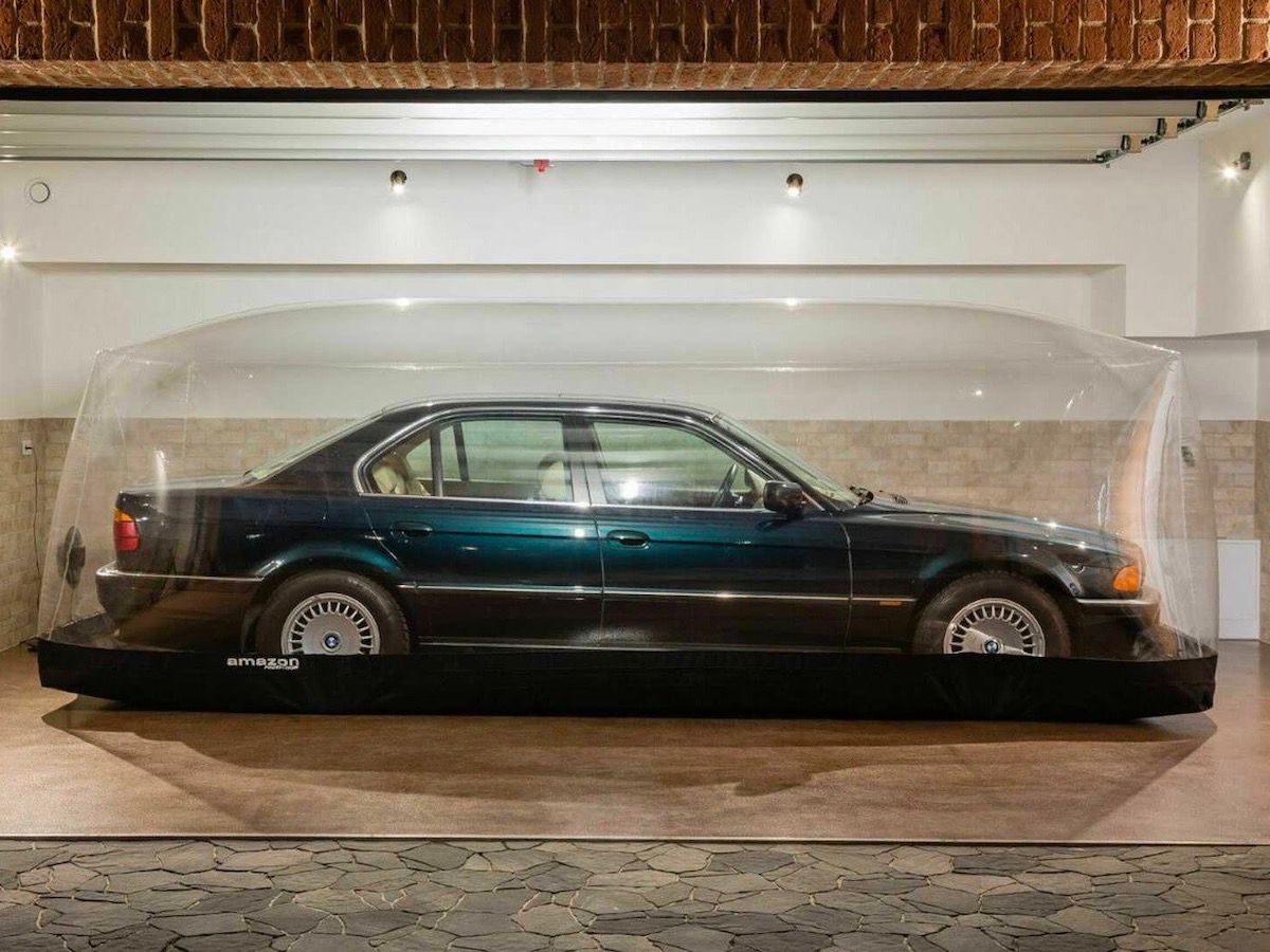 Легендарне BMW зберігали у спеціальній капсулі - фото 1