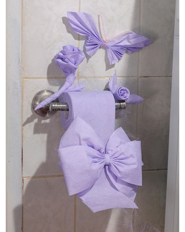 Фешн-фотограф показує, як потрібно проводити час на карантині: ефектні фото - фото 394511