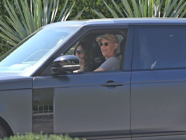 Як виглядає Том Хенкс після перемоги над коронавірусом - фото 394790