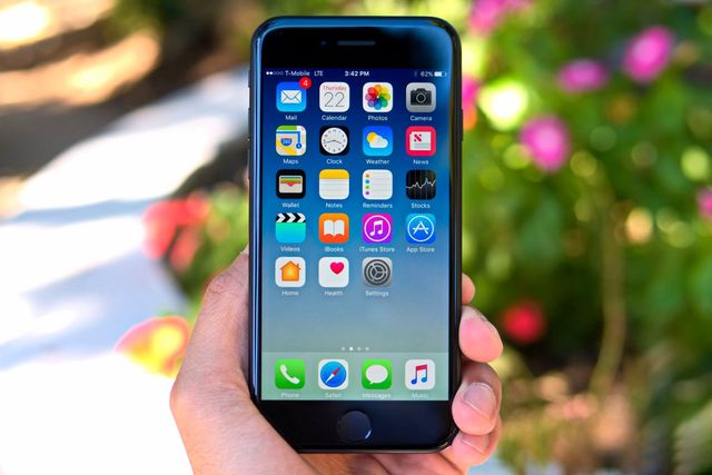 iPhone 7 – компактний і швидкий смартфон - фото 394872