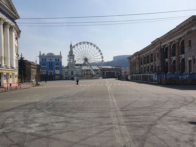 Київ на карантині: у мережі з'явилися вражаючі фото порожньої столиці - фото 394907