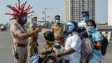 Індійський поліцейський зробив косплей на COVID-19: курйозні фото