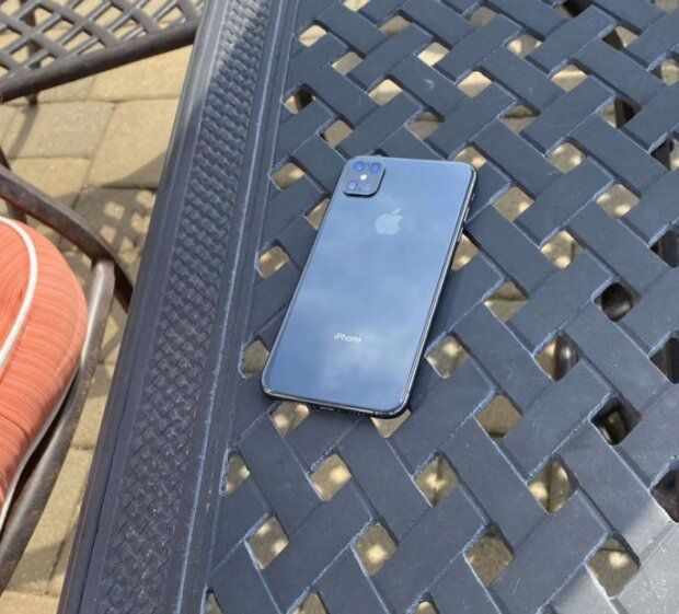 iPhone 12 з'явився на живих знімках - фото 395372