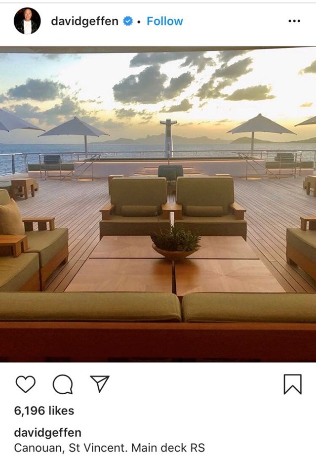 Мільярдер сів на карантин на найбільшій приватній яхті у світі - фото 395417