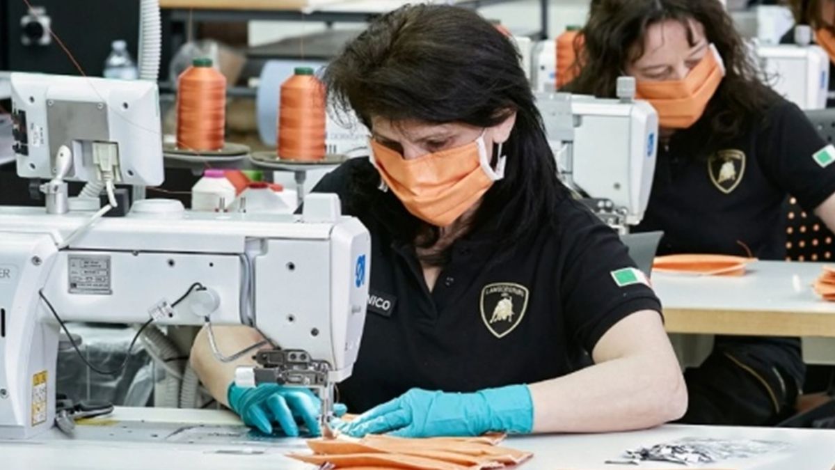 Lamborghini починає випуск медичних масок - фото 1