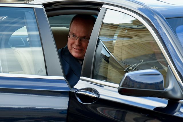 Князь Альбер уже повернувся до своєї резиденції - фото 395560