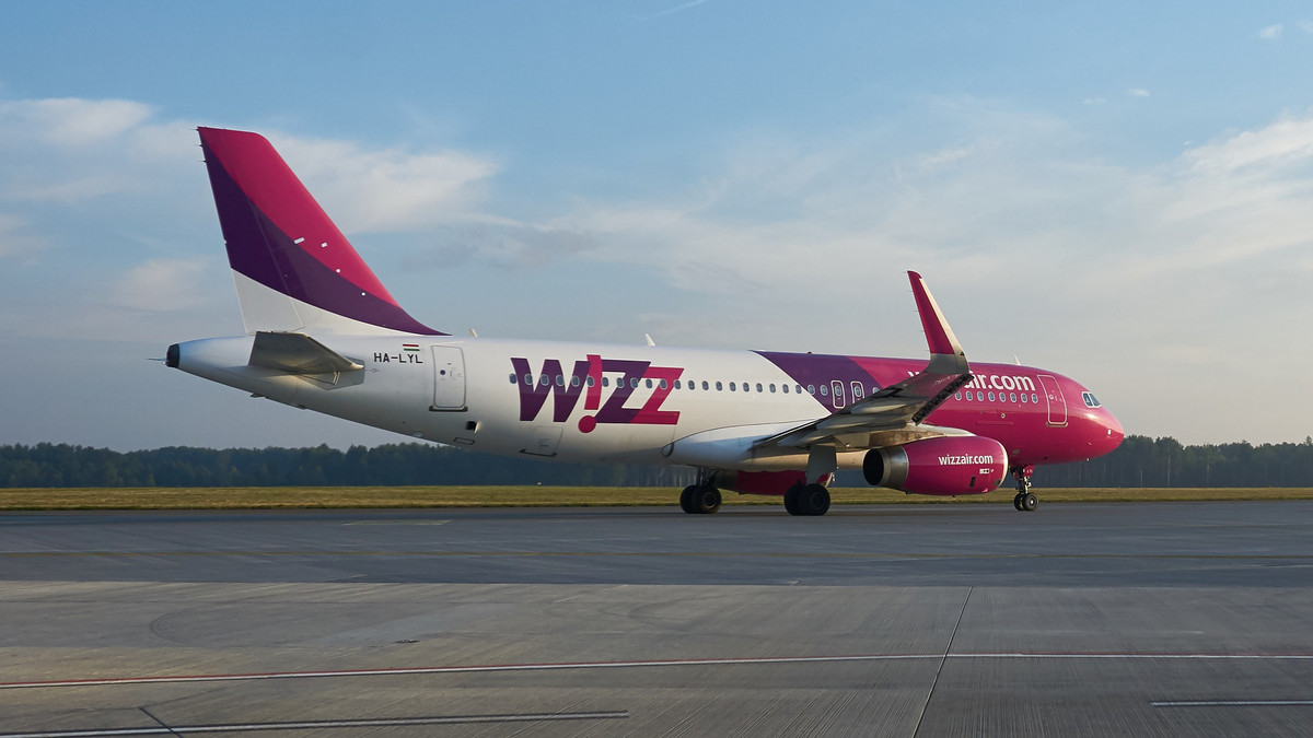 WizzAir скасовує рейси з України до 1 травня - фото 1
