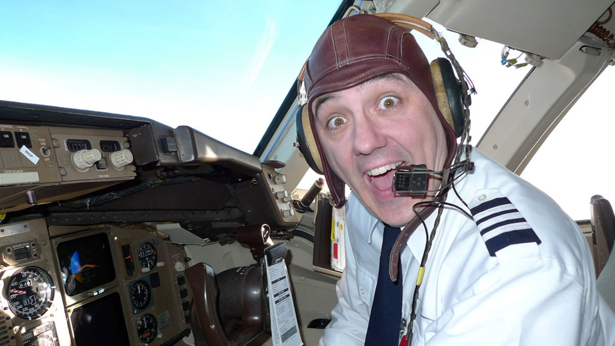 Пілот придумав, як розважитися під час карантину: кумедне відео - фото 1