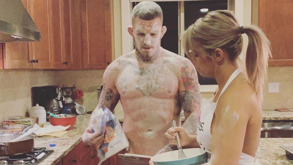 Зірка UFC показала, як голяка тренується з хлопцем: відверте фото