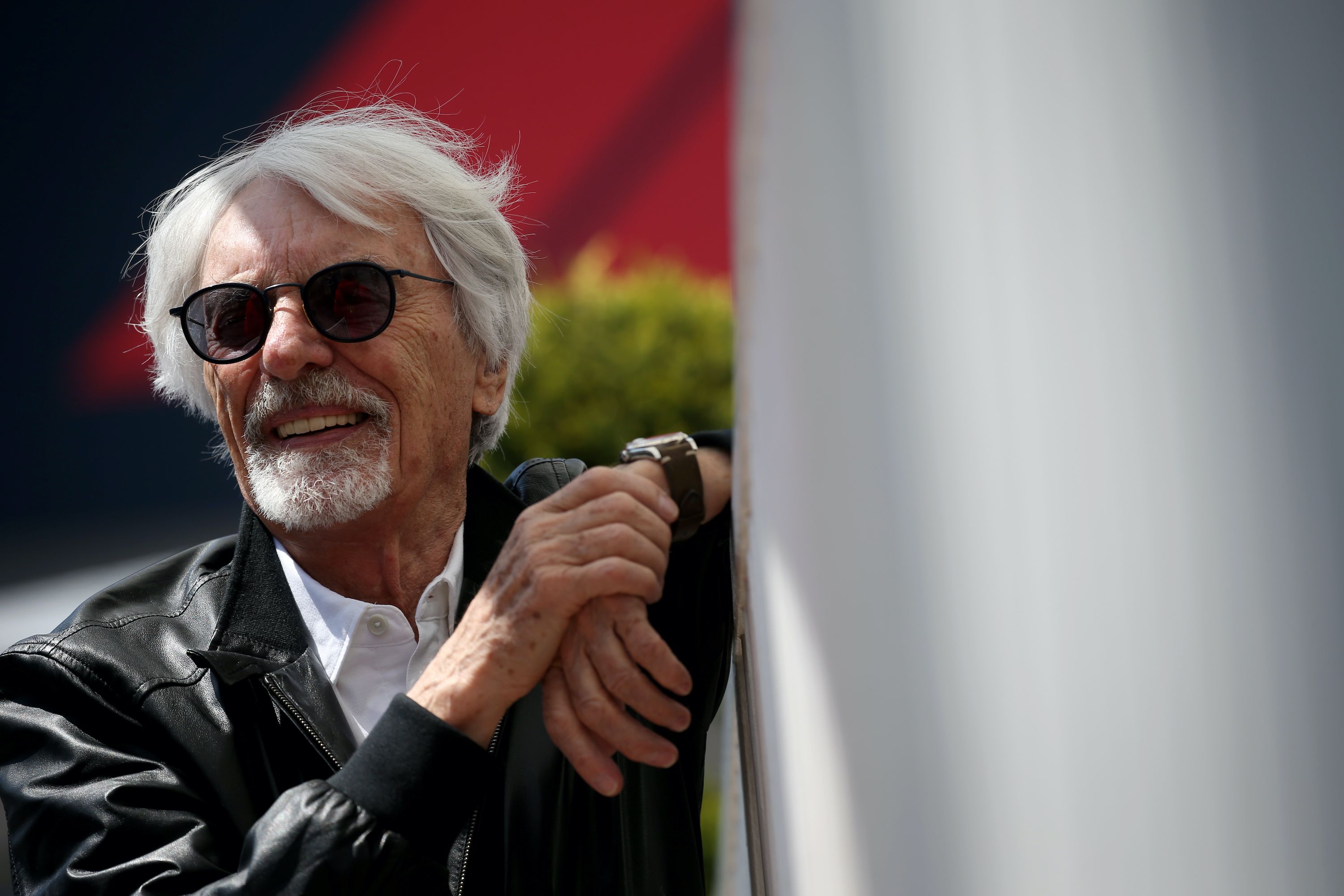 Колишній керівник Формули-1 стане батьком у 89 років