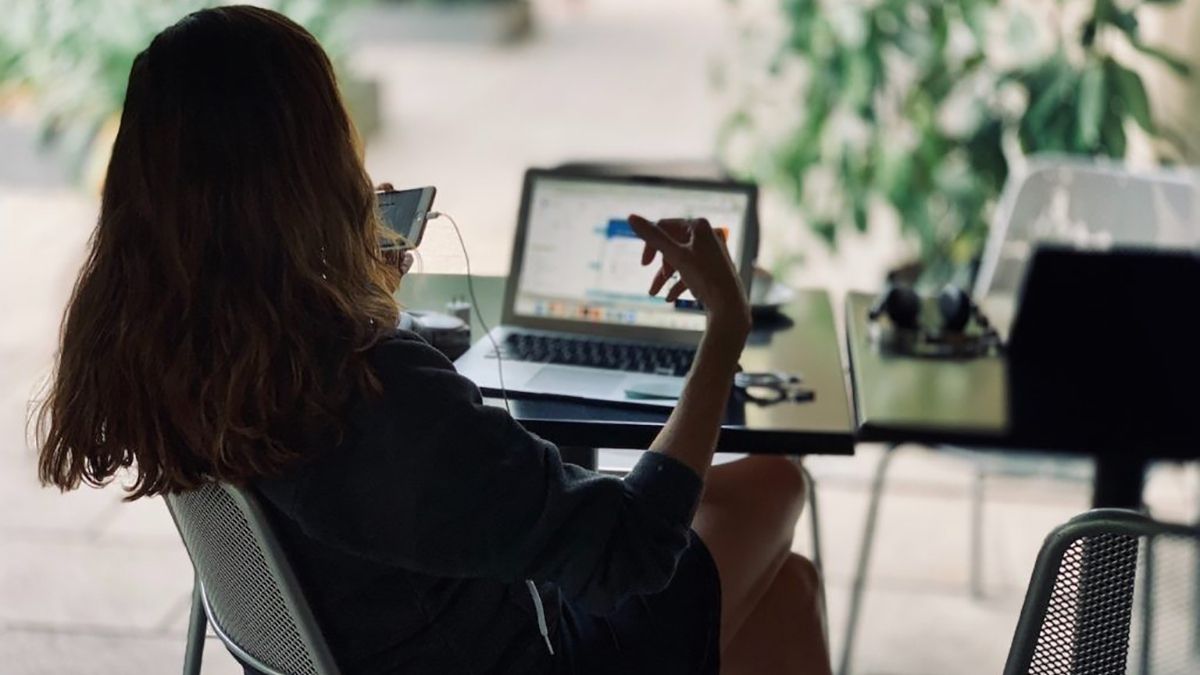 Книги і новини: українці розповіли, чим займаються на карантині